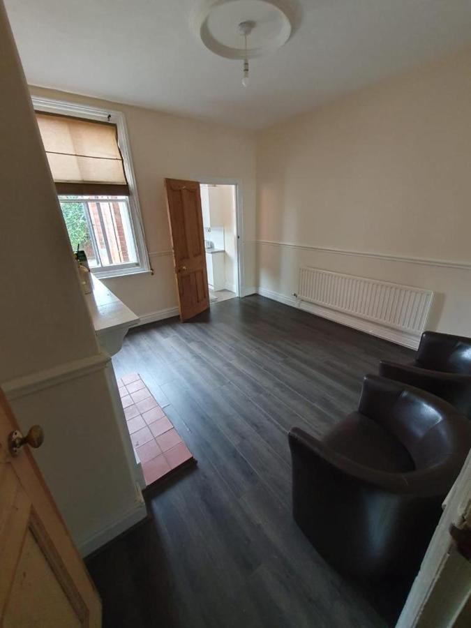 2 Bedroom House - Hopefield Road Leicester Exteriör bild